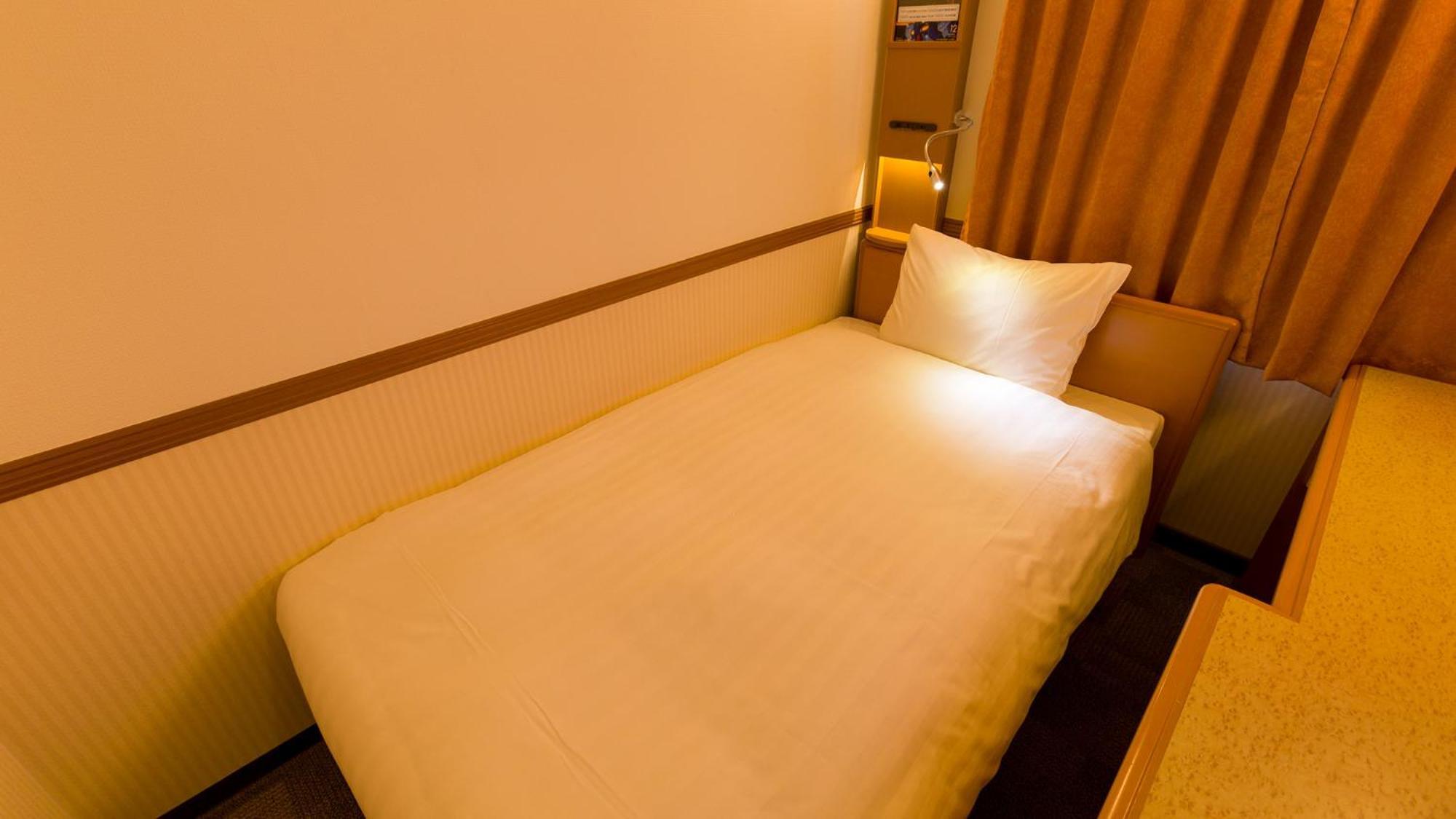 Toyoko Inn Yokohama Sakuragicho Room photo