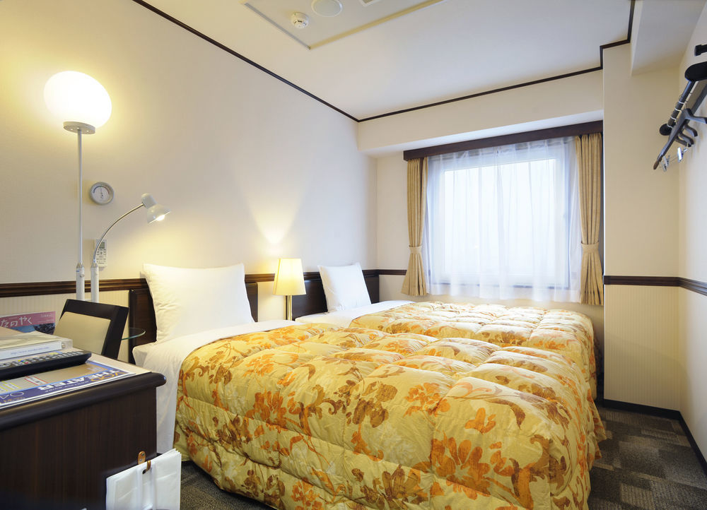 Toyoko Inn Yokohama Sakuragicho Exterior photo